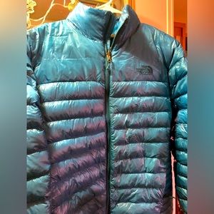 The North Face Men’s Medium down puffy